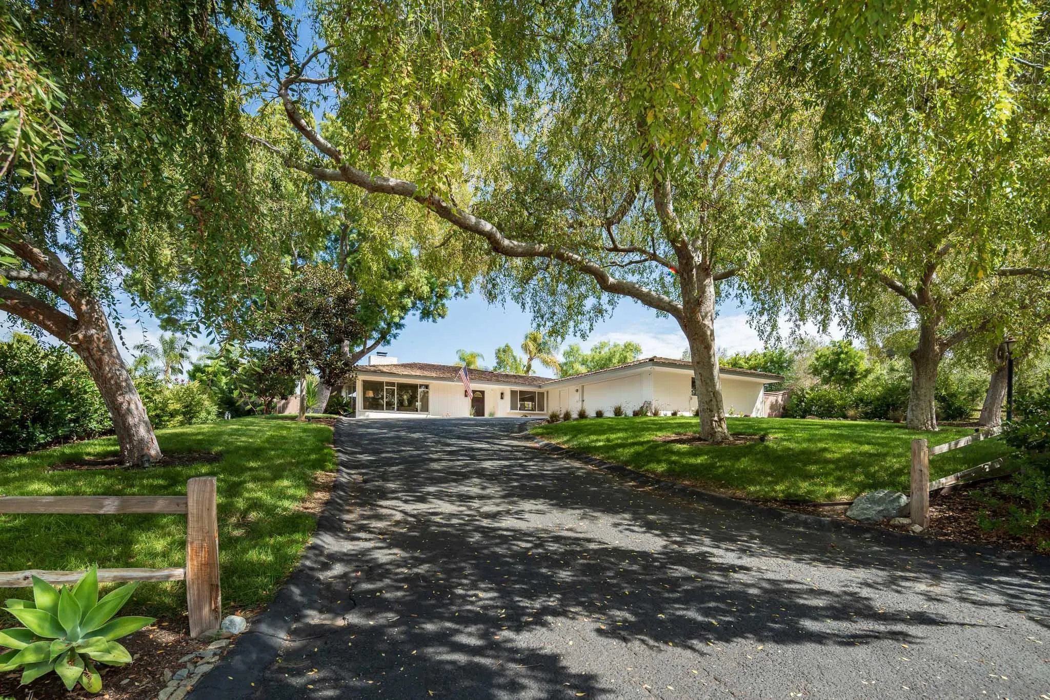 https://cdn.realtyfeed.com/cdn/127/250041487/9d3a11525c0056a40eff7b3a81f3f138.webp