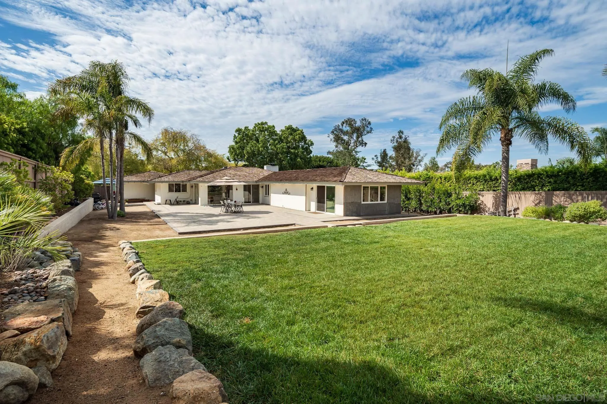 https://cdn.realtyfeed.com/cdn/127/250041487/f3c54ee326c9f7f6dc68fa5e96fca0e9.webp