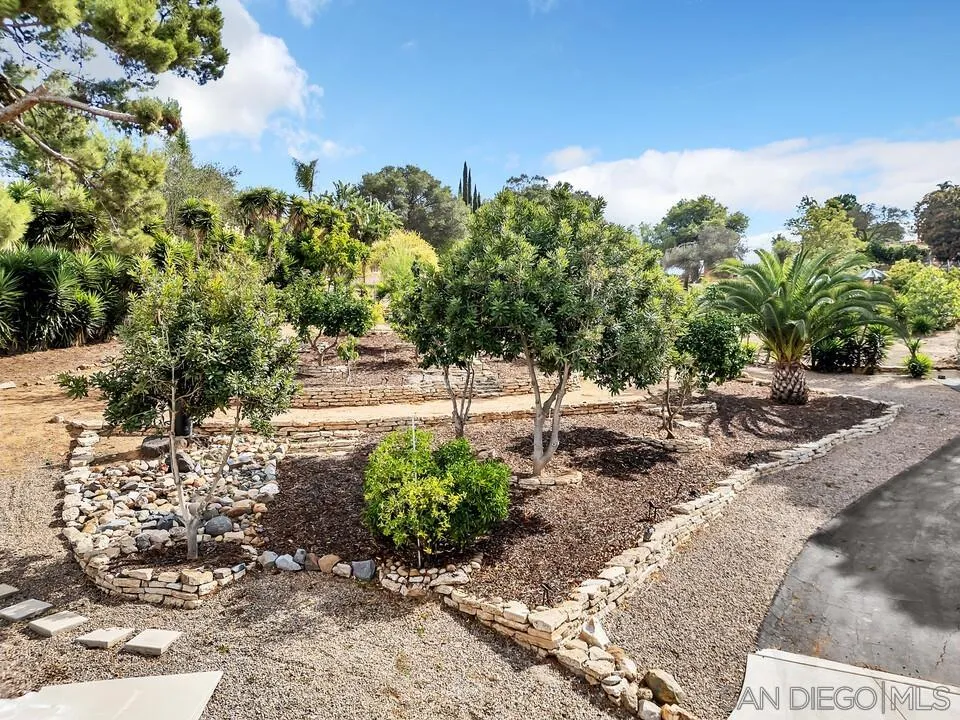 https://cdn.realtyfeed.com/cdn/127/250041488/14624d69dd51a22eb8c16b7d104d52d4.webp