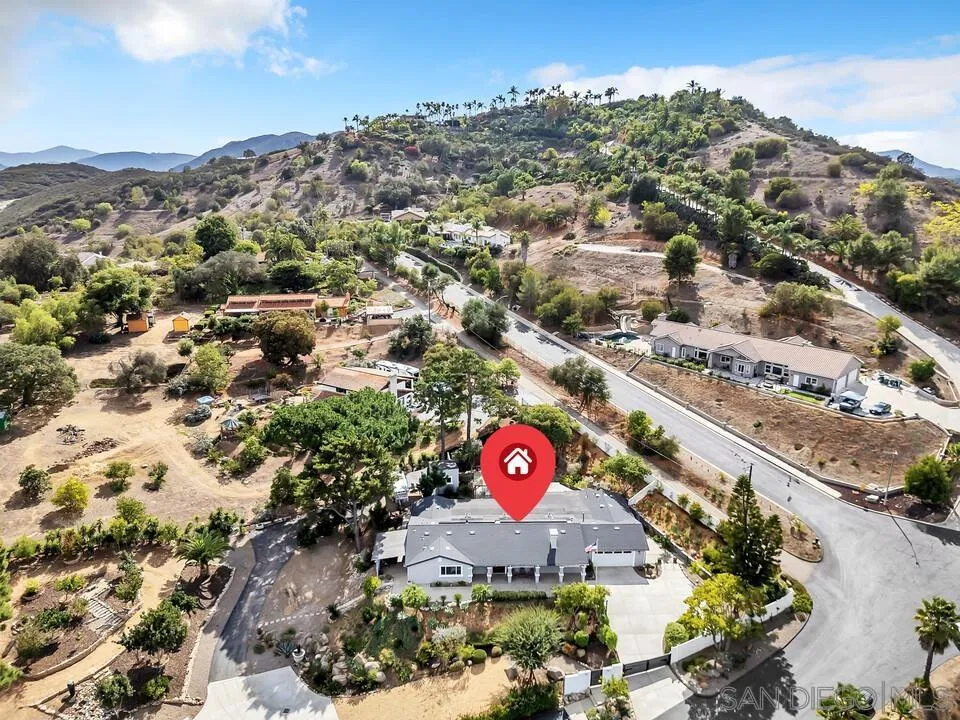 https://cdn.realtyfeed.com/cdn/127/250041488/2e96a1c4ef52d7f392af3898581bfa4c.webp