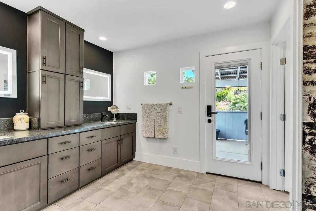 https://cdn.realtyfeed.com/cdn/127/250041488/ae7dcac0ab70106172bf64e3d63df9cc.webp