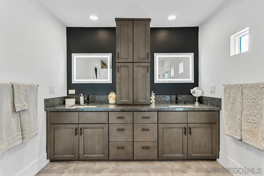 https://cdn.realtyfeed.com/cdn/127/250041488/f2739cfe671e12b86aa0f1f81417bb50.webp