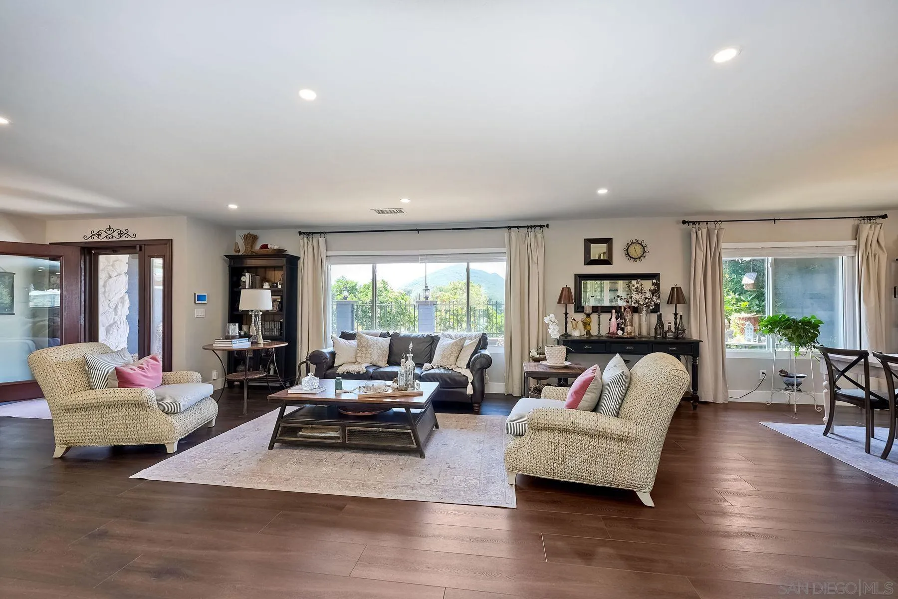 https://cdn.realtyfeed.com/cdn/127/250041489/5252346b22081c5a9cb3939c60656d6c.webp