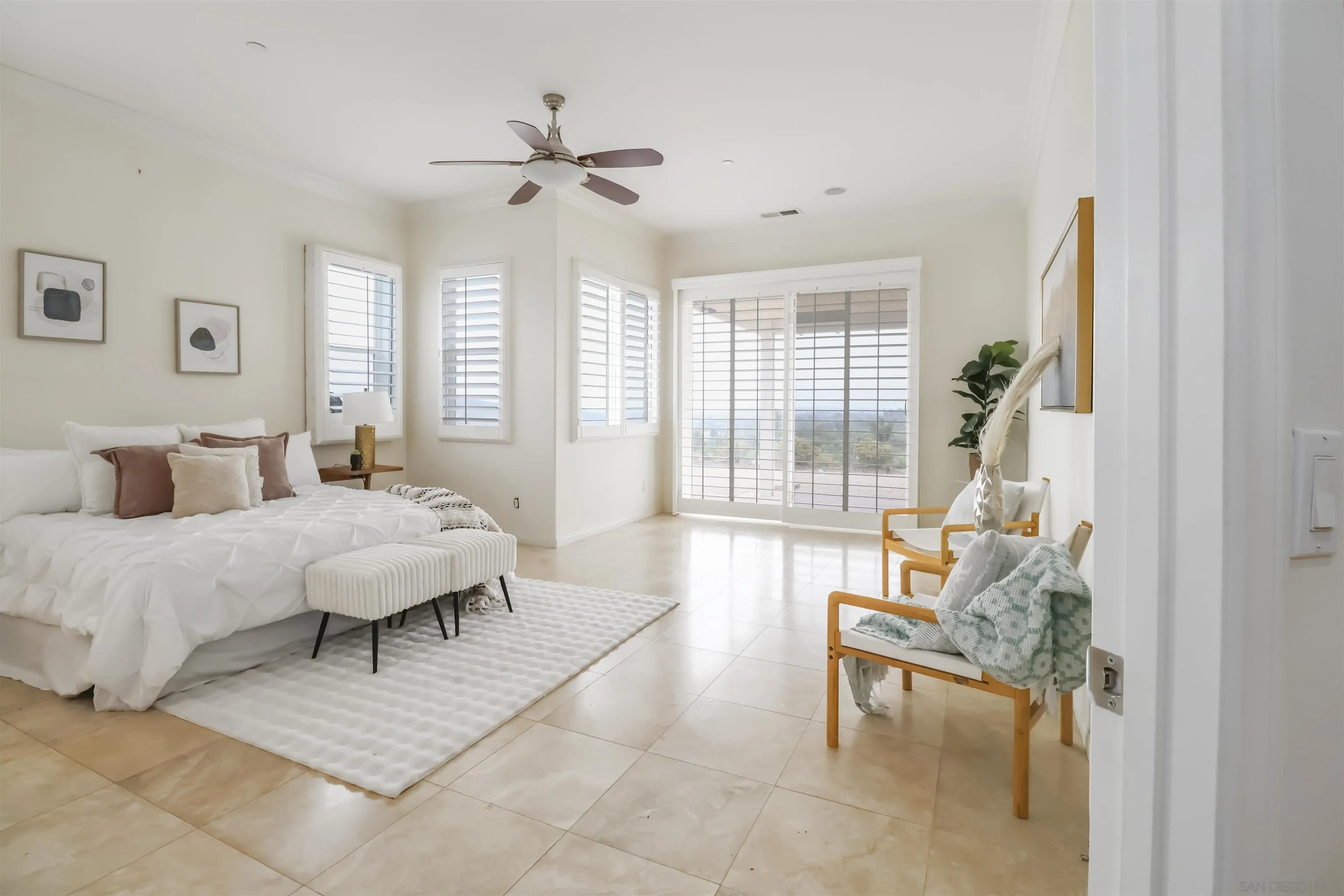 https://cdn.realtyfeed.com/cdn/127/250041490/013c20f3bb4bdf93601258168c6b784a.webp