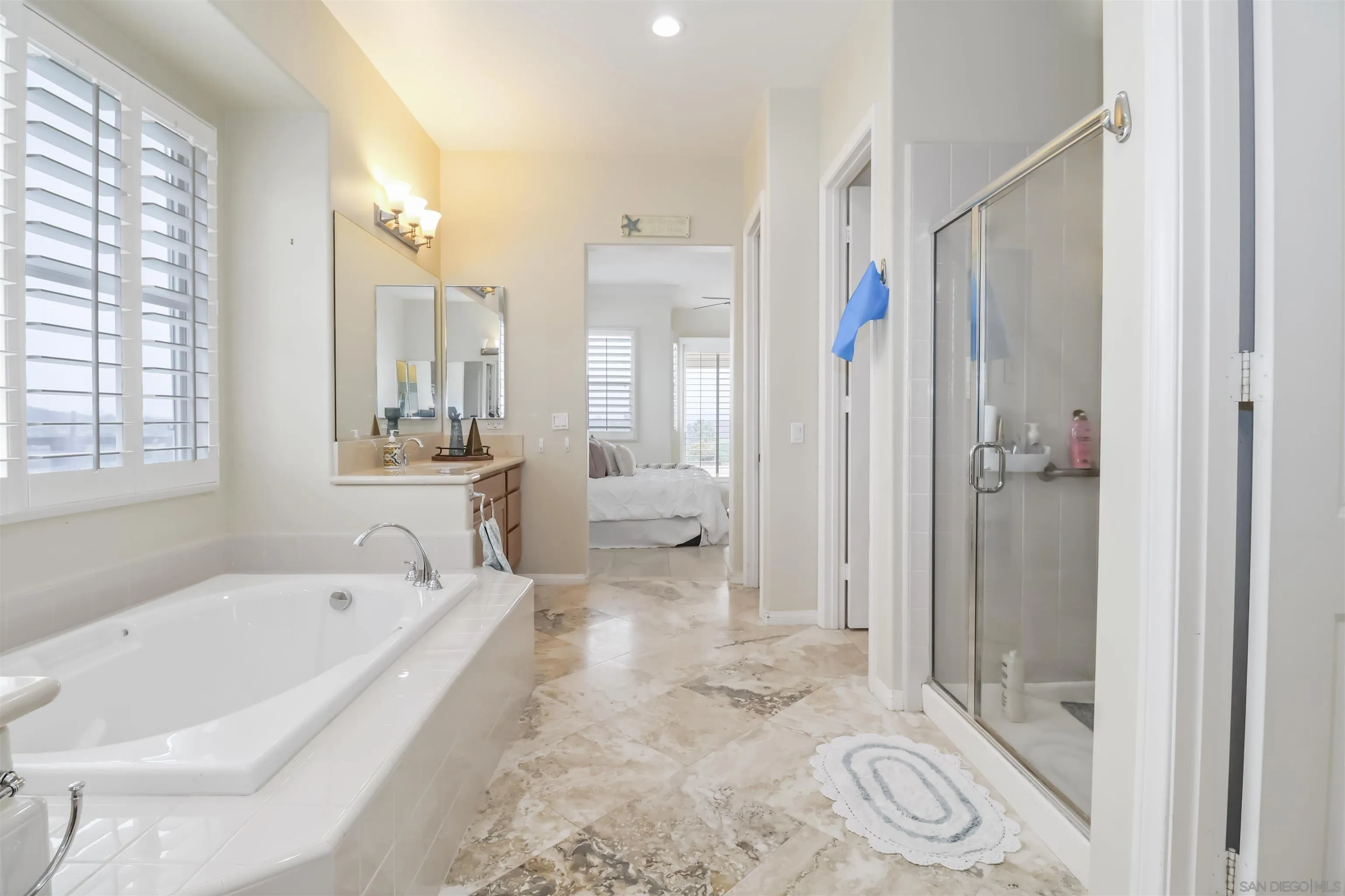 https://cdn.realtyfeed.com/cdn/127/250041490/0e1a8b0478b198cfe98bb6e4acebcf58.webp