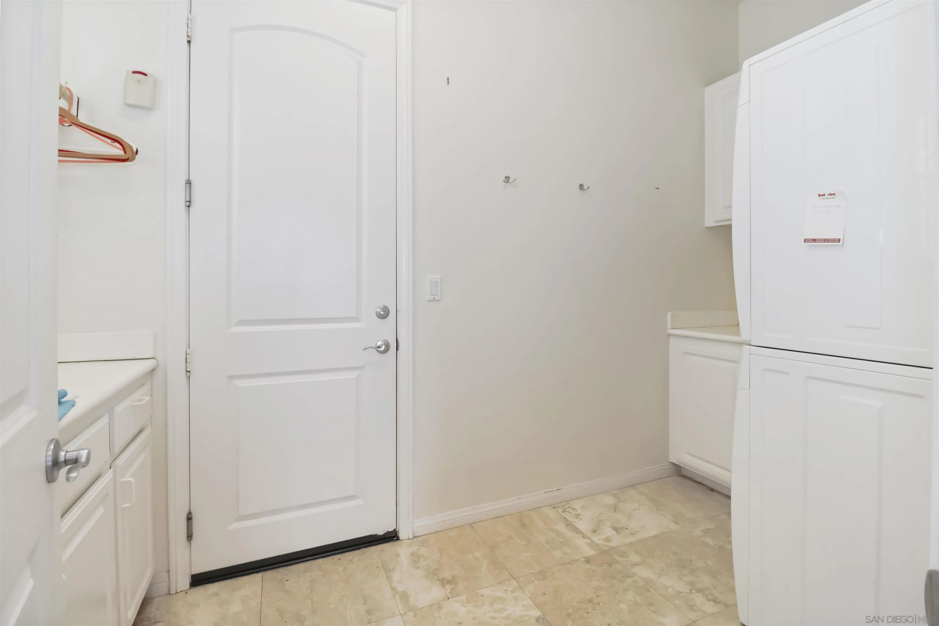 https://cdn.realtyfeed.com/cdn/127/250041490/586b4bb9d3072e8f4e6af45c210eb415.webp