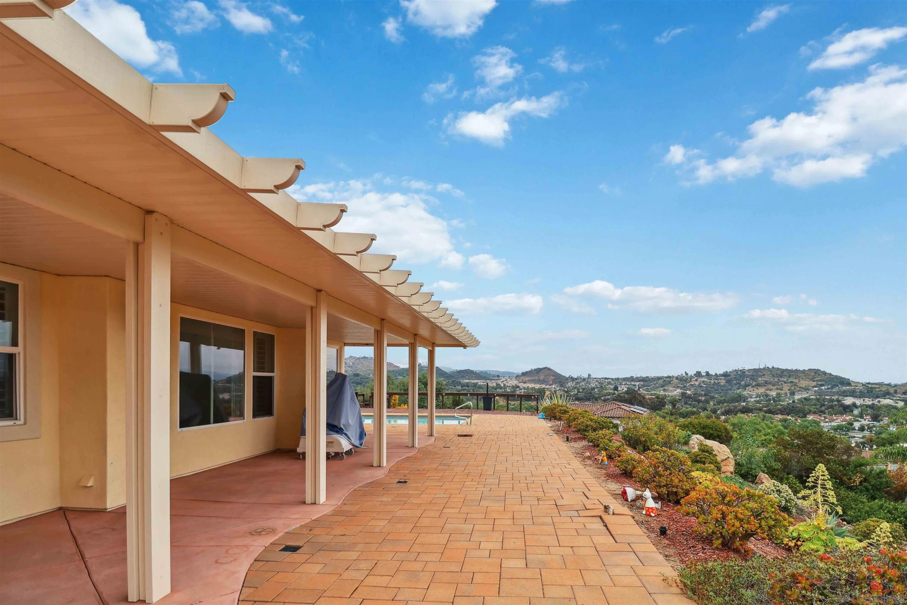 https://cdn.realtyfeed.com/cdn/127/250041490/5e14acb9de765be1e0a62fd8f771a7dd.webp