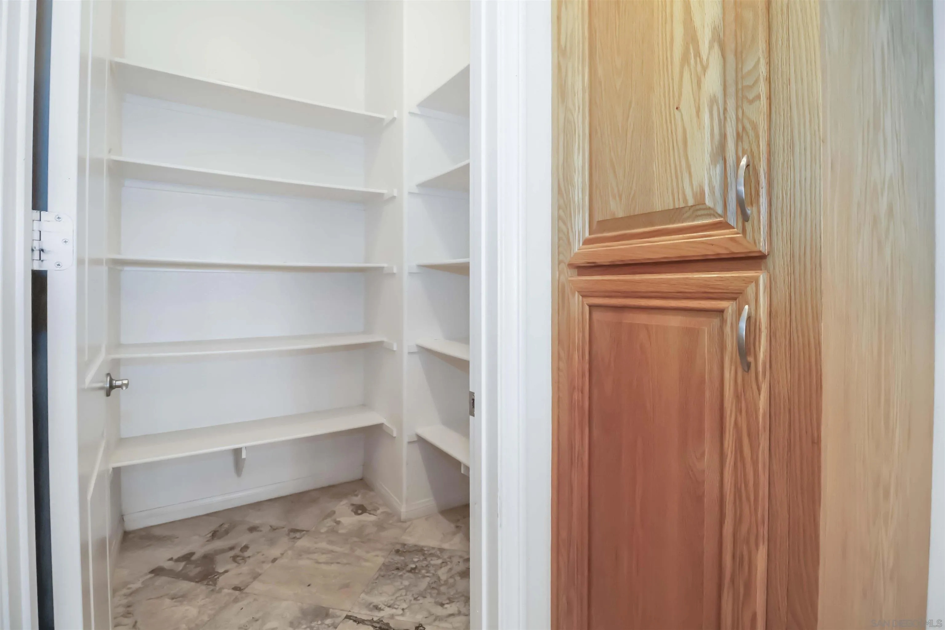 https://cdn.realtyfeed.com/cdn/127/250041490/dc8f16cfc0b78ab2b3a8e1d215e2506a.webp