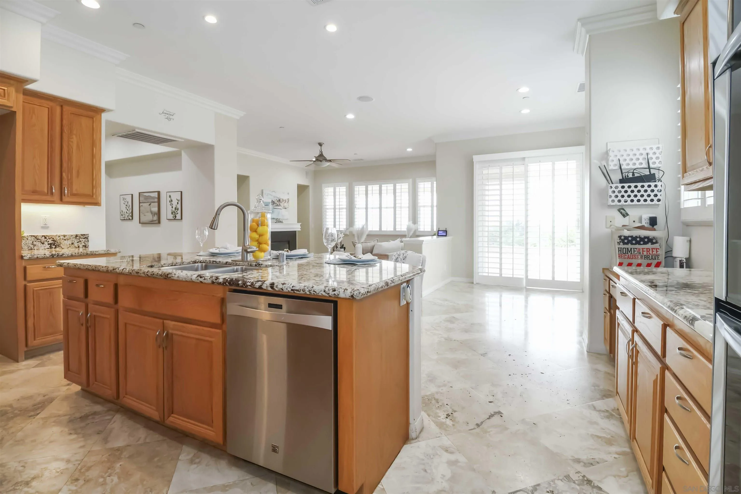 https://cdn.realtyfeed.com/cdn/127/250041490/fccb908ac4d48808342d67bb6c196bc6.webp