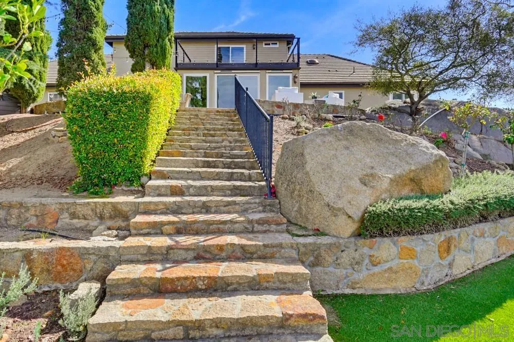 29059 Meadow Glen Way W, Escondido, CA, 92026