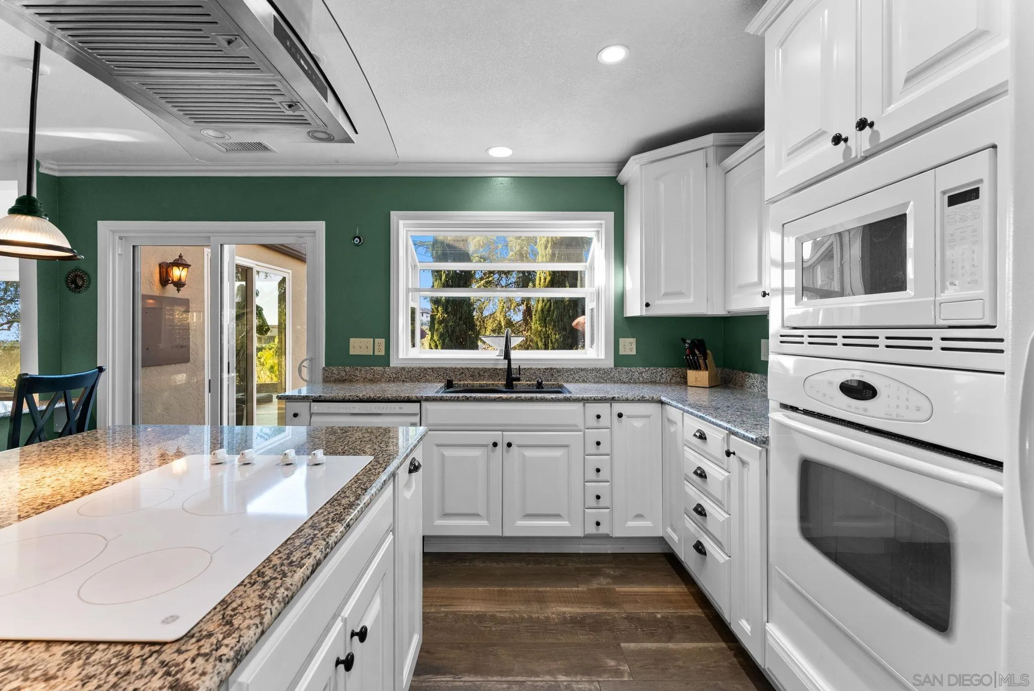 https://cdn.realtyfeed.com/cdn/127/250041491/8af7faa81dcbc49a7e1cb9928a644dab.webp