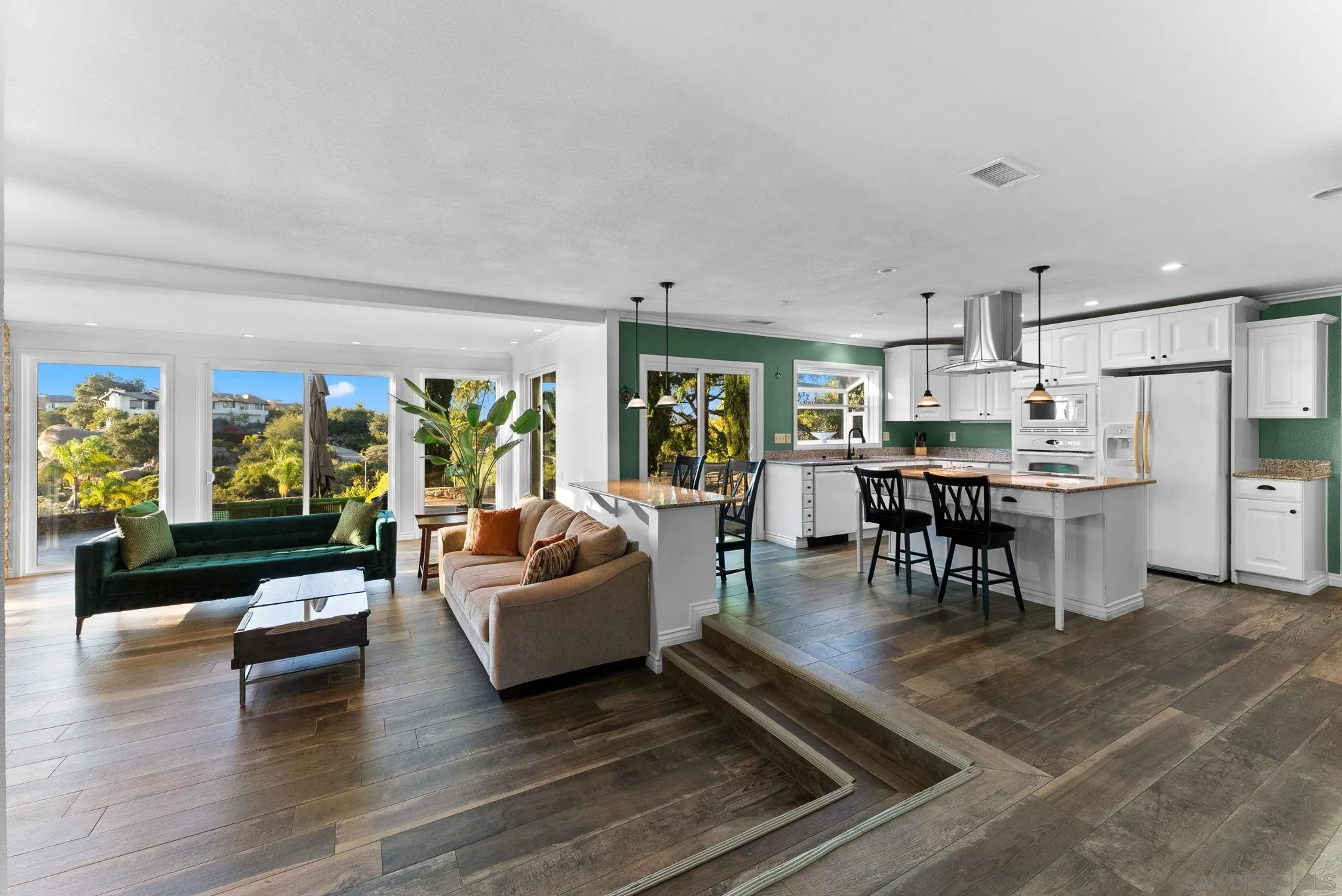 https://cdn.realtyfeed.com/cdn/127/250041491/dd028db6311ccd4bce06dbea97722c9d.webp
