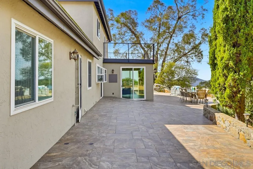 29059 Meadow Glen Way W, Escondido, CA, 92026
