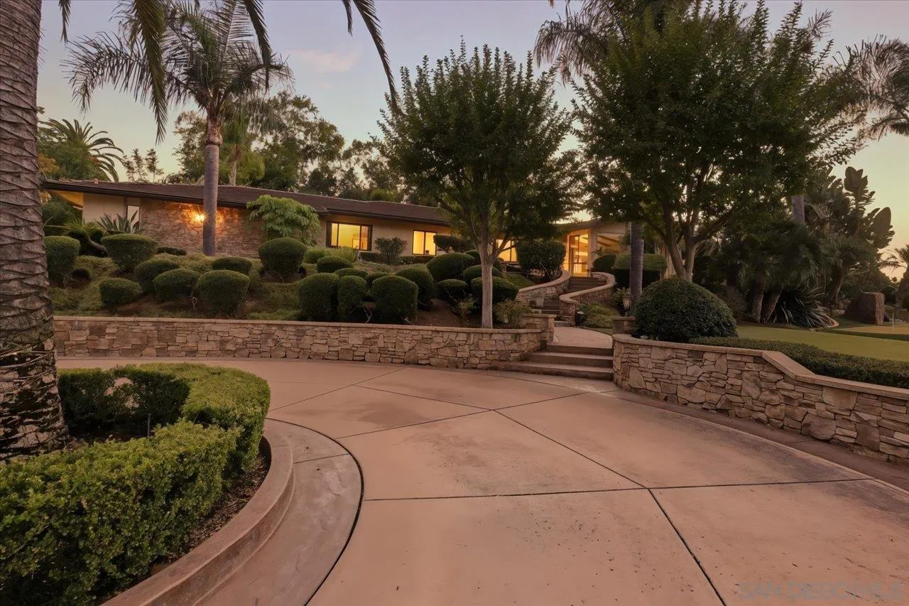 https://cdn.realtyfeed.com/cdn/127/250041492/2bb86d5d3b6d943adc67418cf1c79841.webp