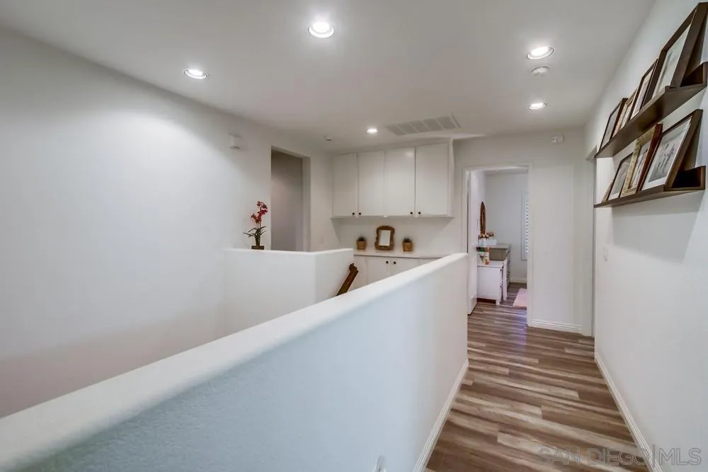 https://cdn.realtyfeed.com/cdn/127/250041493/20f68eb8ffcd28bc4ef304ac534b5ed8.webp