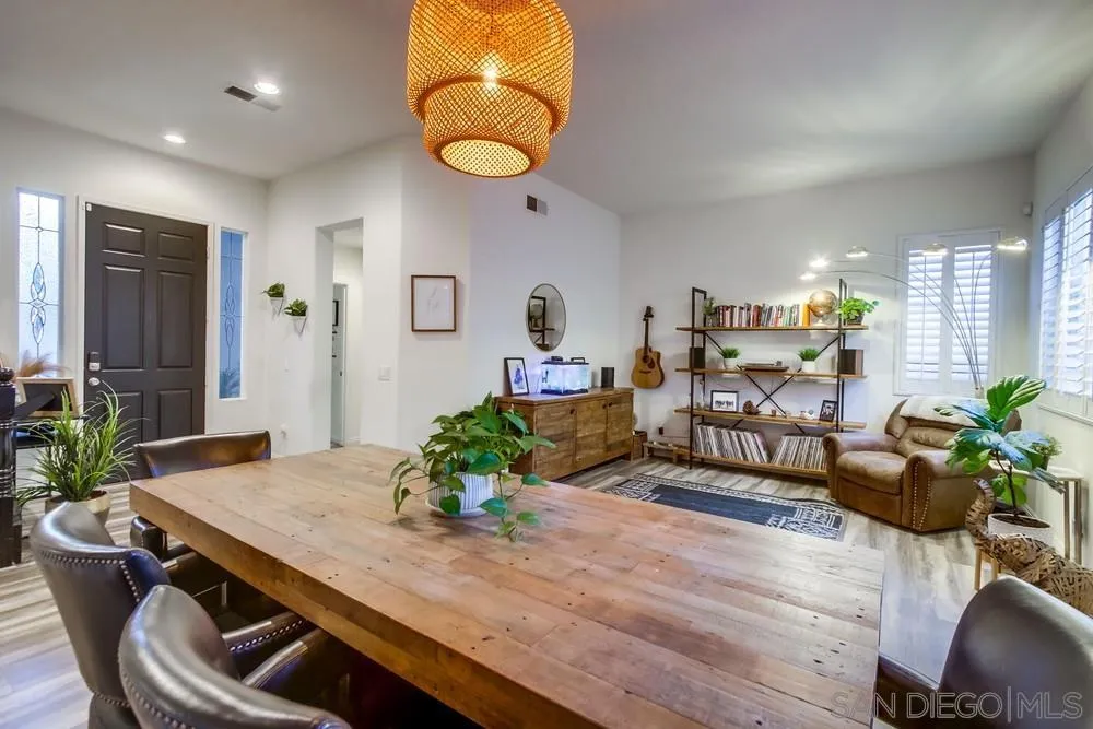 https://cdn.realtyfeed.com/cdn/127/250041493/a0d91424a5be09d069caceb49b5cf90c.webp