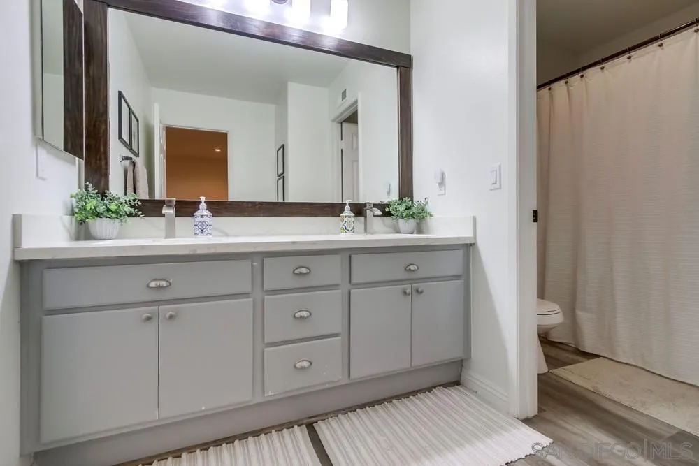 https://cdn.realtyfeed.com/cdn/127/250041493/b6530281ef2b48a68c80d6a78183ac35.webp