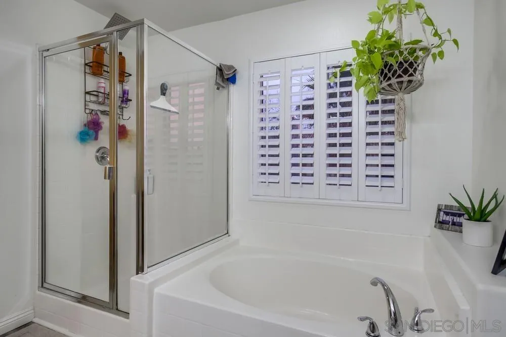 https://cdn.realtyfeed.com/cdn/127/250041493/fea4aec8421ab3ec779bb9cb78d5cf5e.webp