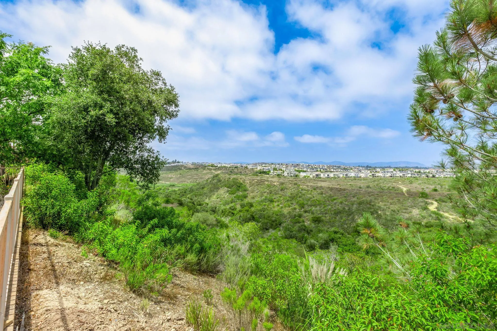 https://cdn.realtyfeed.com/cdn/127/250041495/321b59d5b134b39fea4b7bc302816a54.webp