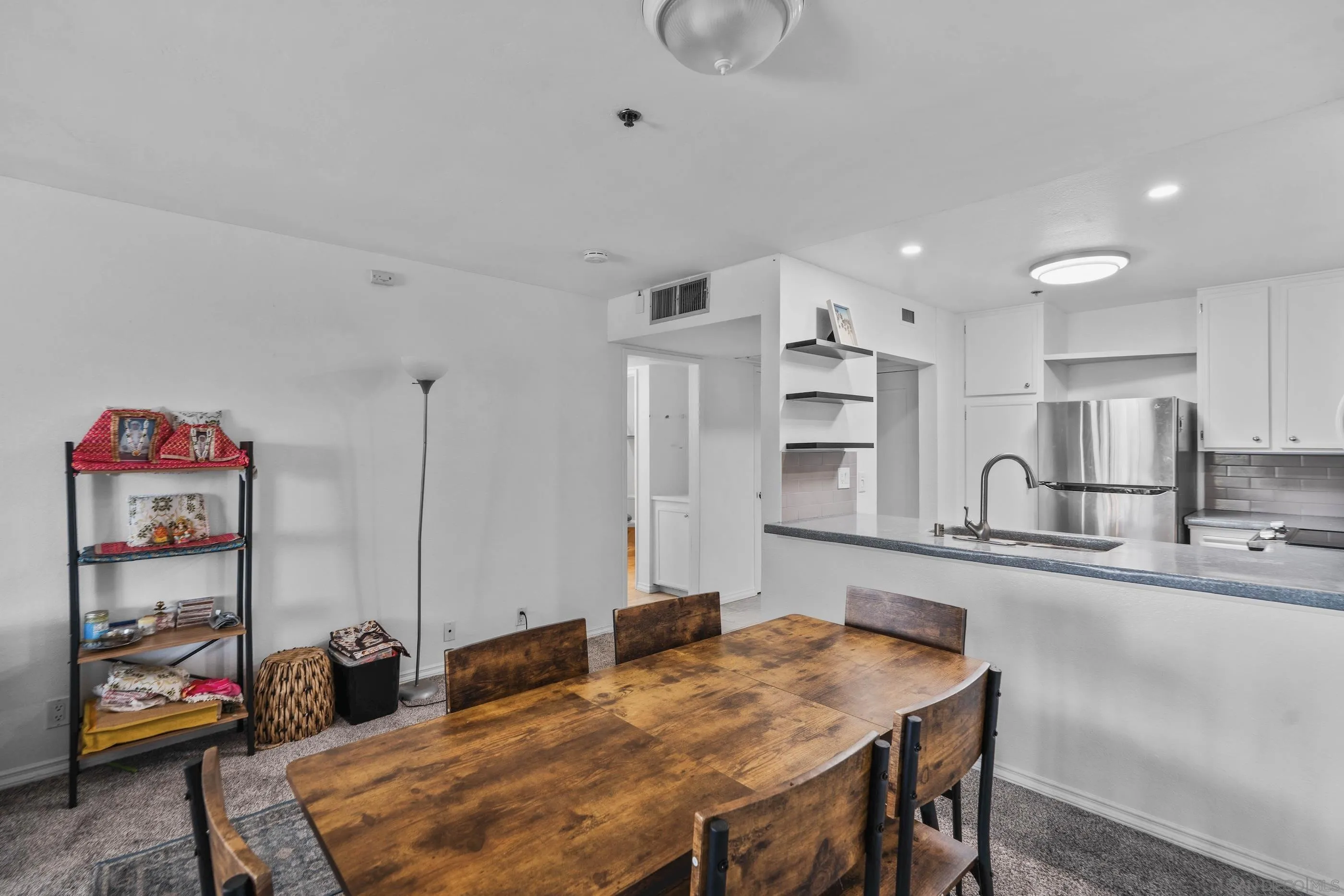 https://cdn.realtyfeed.com/cdn/127/250041497/ca5a63d38a15300766b053122281f9c6.webp