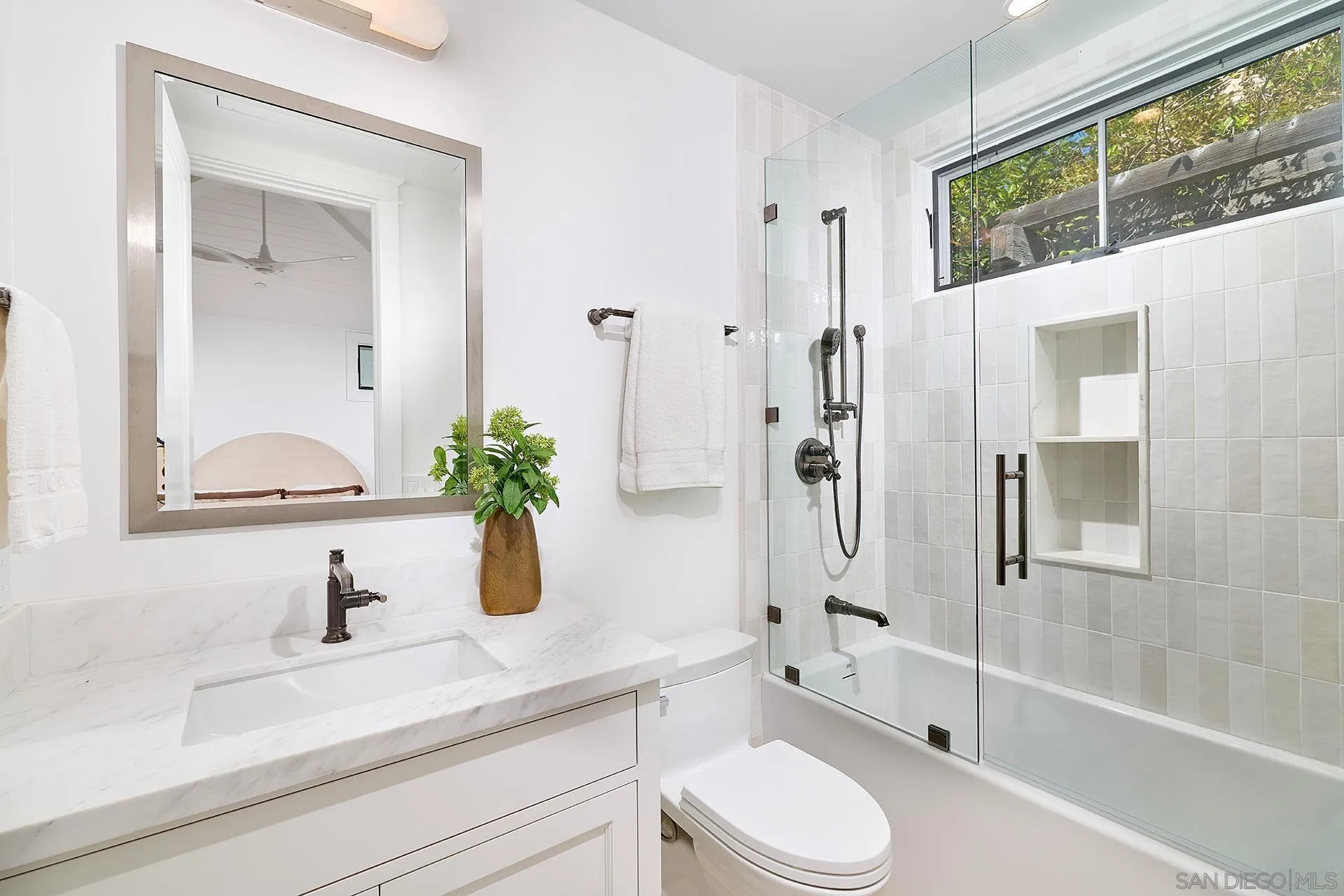 https://cdn.realtyfeed.com/cdn/127/250041502/ecfdebf0336f7ab088fd6e381ecf04b5.webp