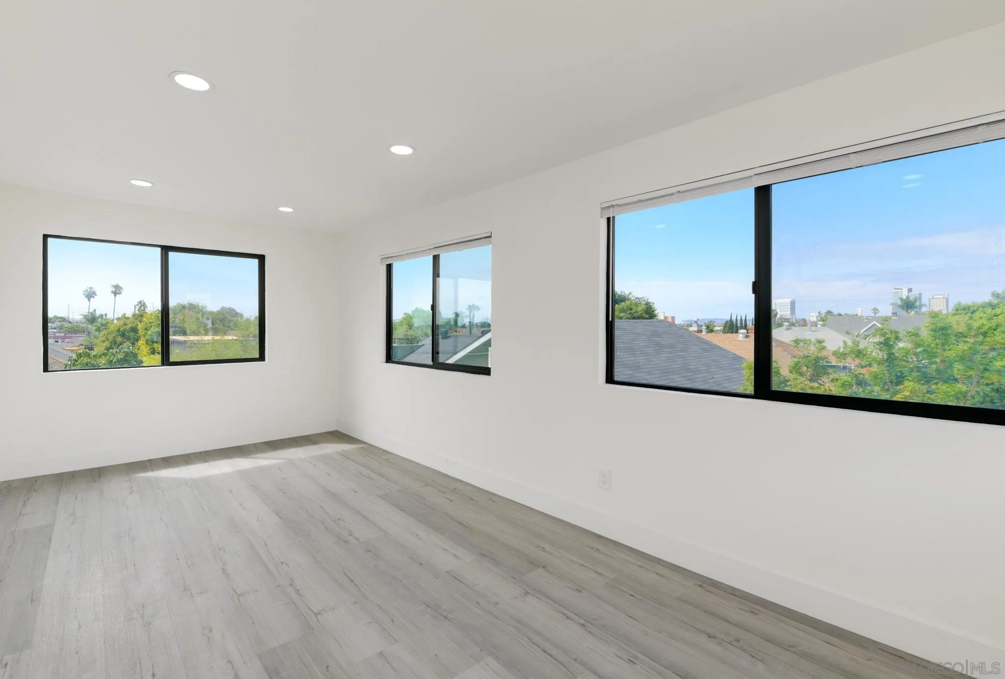 https://cdn.realtyfeed.com/cdn/127/250041503/b64267d47754488972596e880c69acd2.webp