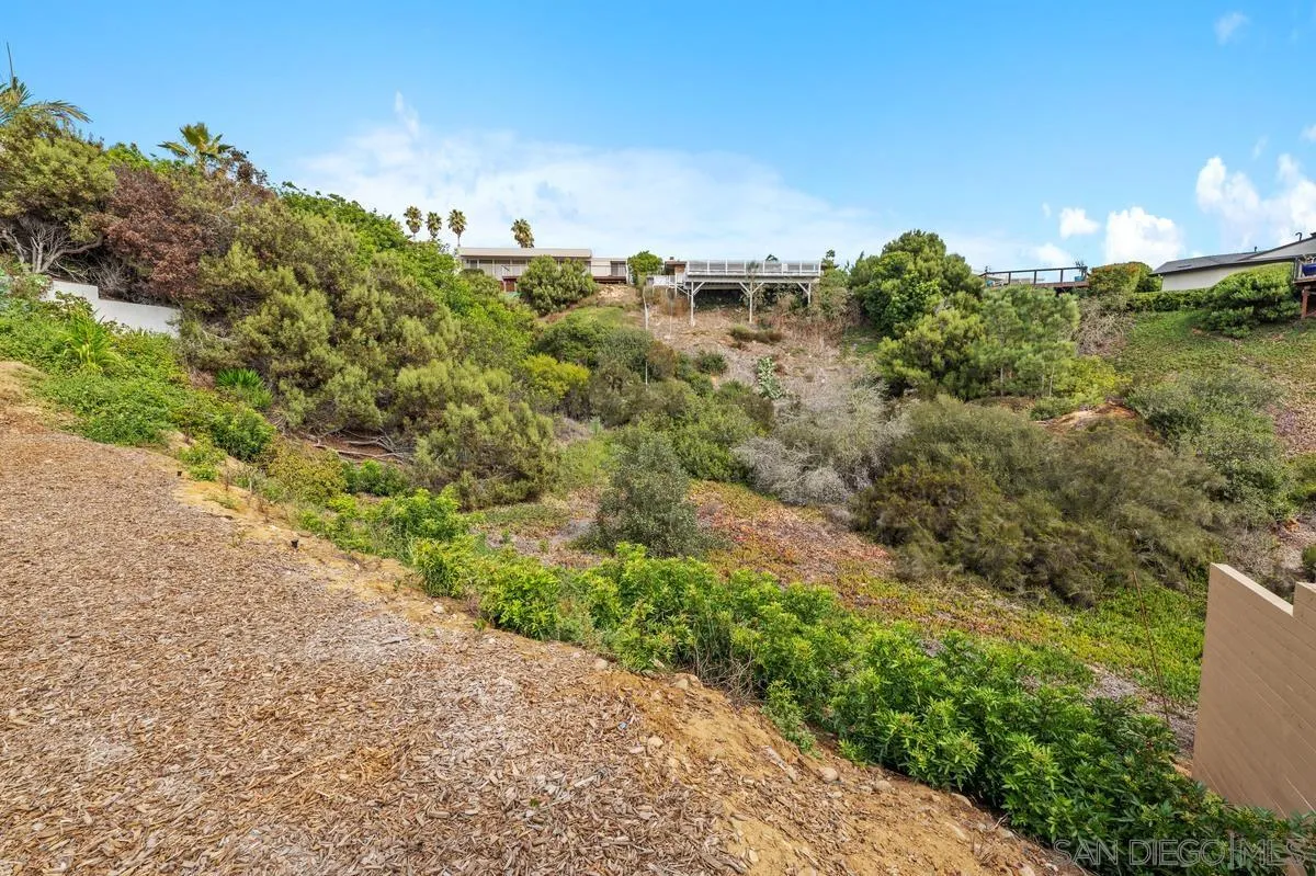 https://cdn.realtyfeed.com/cdn/127/250041504/06098df6522cba3f98538f2bcedbbe3e.webp