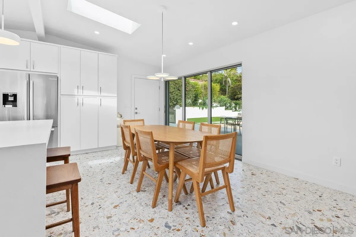 https://cdn.realtyfeed.com/cdn/127/250041504/27bebf5ed2954020c4d971e7cd663ef4.webp