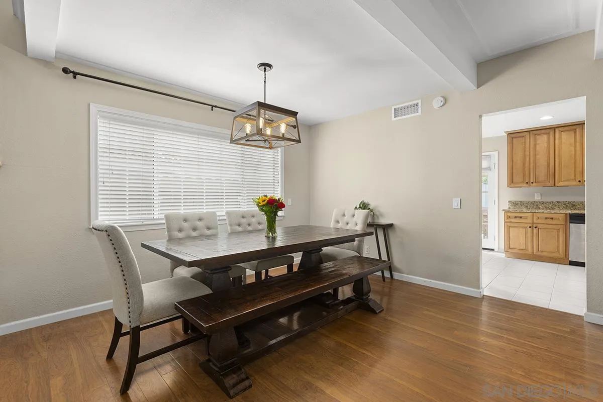 https://cdn.realtyfeed.com/cdn/127/250041508/bb3023181de9b9449738e6d36443487d.webp