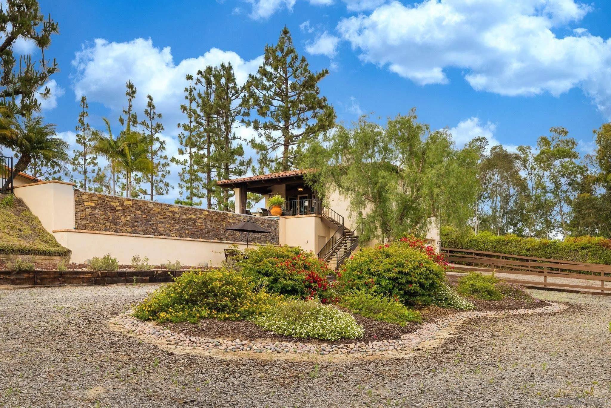 https://cdn.realtyfeed.com/cdn/127/250041510/1baf2dcd6ff24a4e712b349a2fdb481a.webp