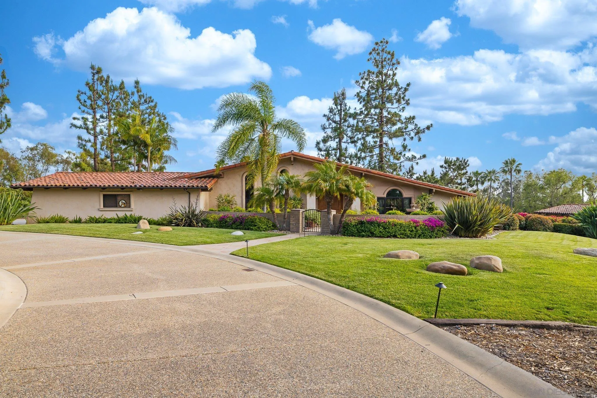https://cdn.realtyfeed.com/cdn/127/250041510/4863fa393217a32dd8ae1c96e5c67b54.webp