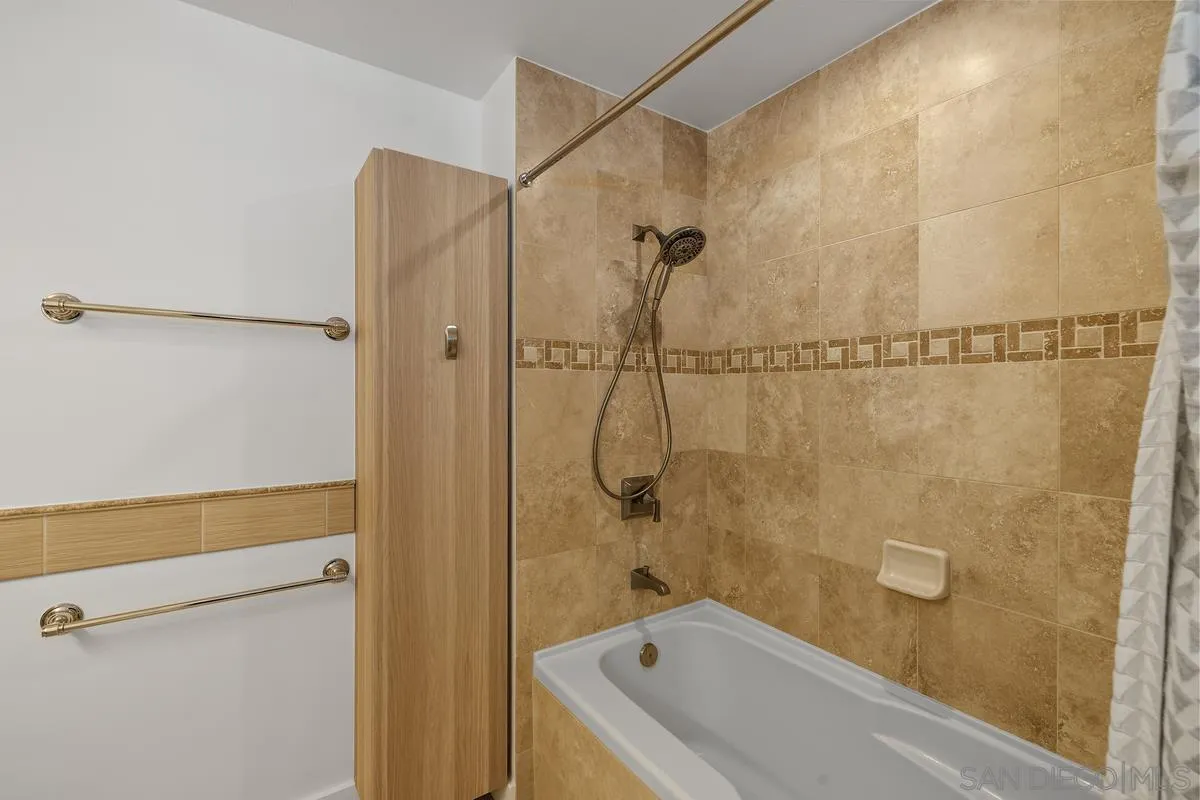 https://cdn.realtyfeed.com/cdn/127/250041514/1e1031e609309bd42122cc8940f22fbf.webp