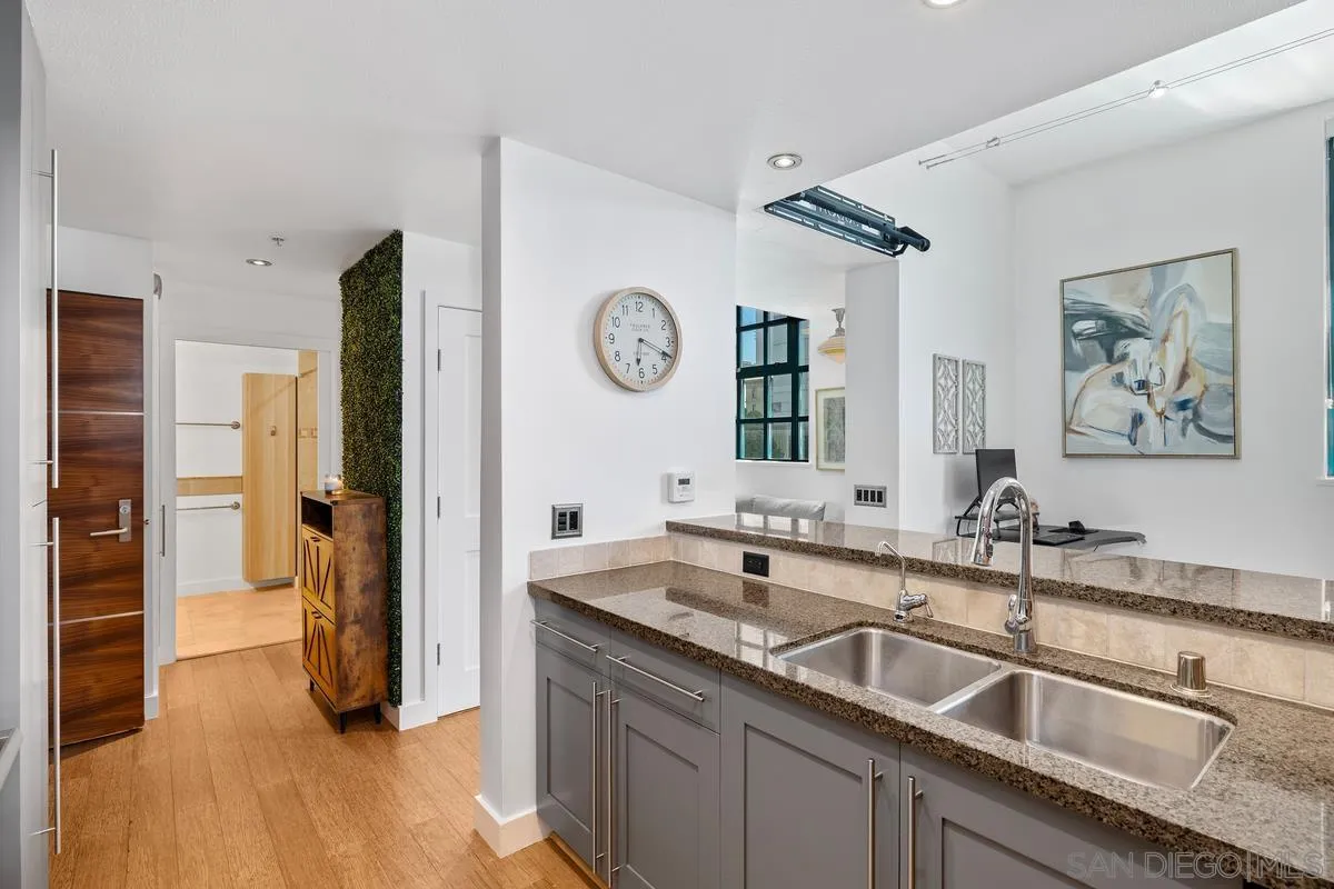 https://cdn.realtyfeed.com/cdn/127/250041514/de7ee1c779323a1a96eba27b6878d9d1.webp