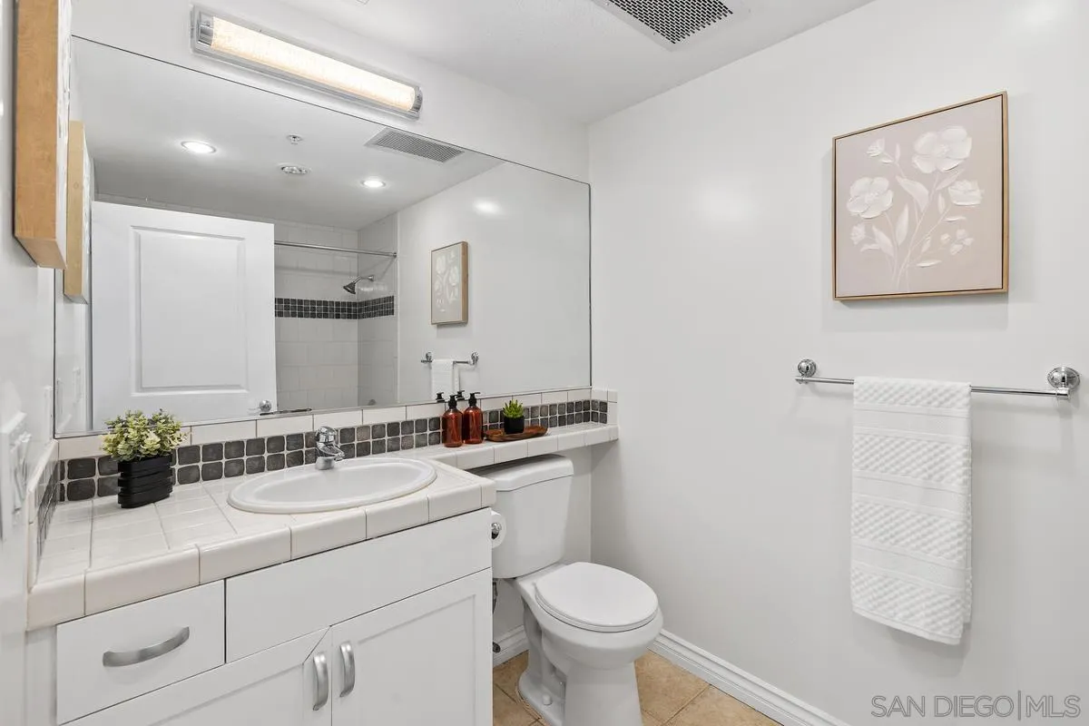 Photo #15: 250041529 Listing: Photo #15