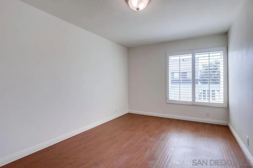 https://cdn.realtyfeed.com/cdn/127/250041530/fa7ad3b69be4538d1b1fd9b8279d1b43.webp