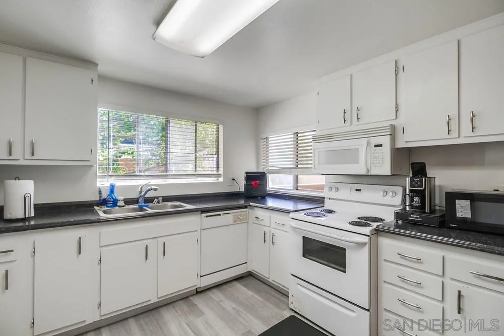 https://cdn.realtyfeed.com/cdn/127/250041531/1c8b659498ea5dc682956c8e6ef54e00.webp