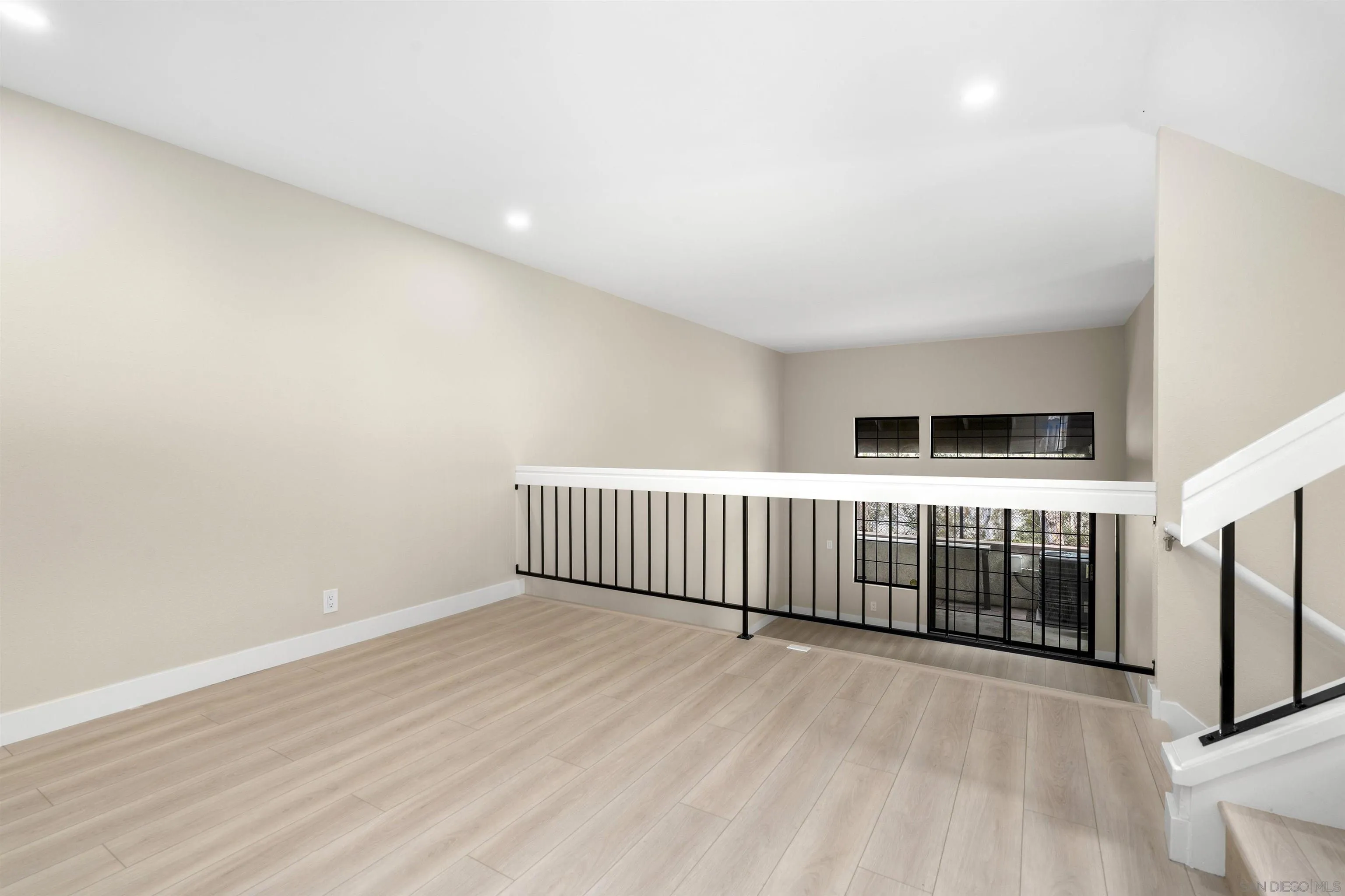 https://cdn.realtyfeed.com/cdn/127/250041535/c835cdbfd4220fbce4740d6a9d39f9d4.webp