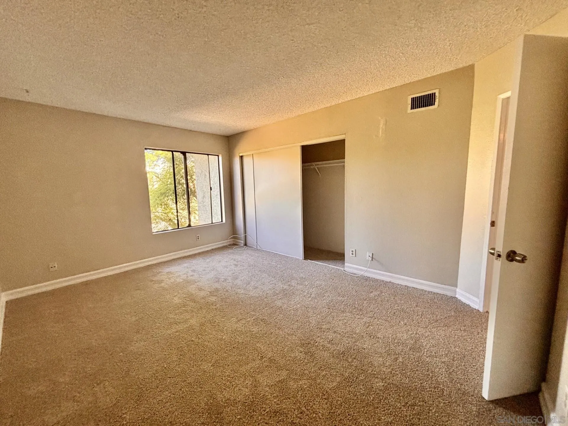 https://cdn.realtyfeed.com/cdn/127/250041537/e35fc7ad9ec9d2e6b33253a3d83aaf5e.webp