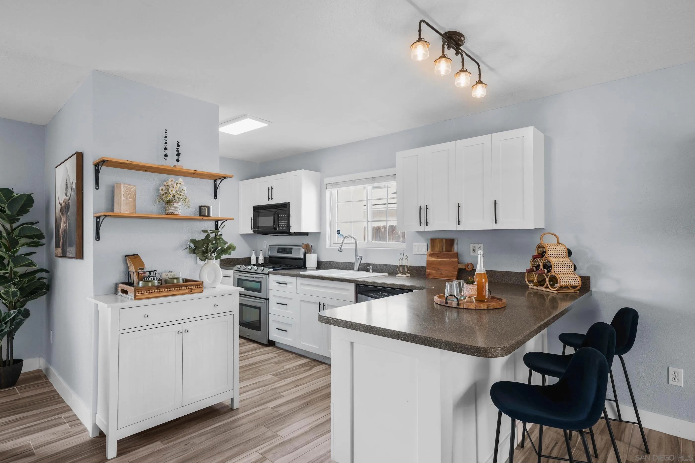 https://cdn.realtyfeed.com/cdn/127/250041549/19f46c995b89b9151c2397531d7b32a3.webp