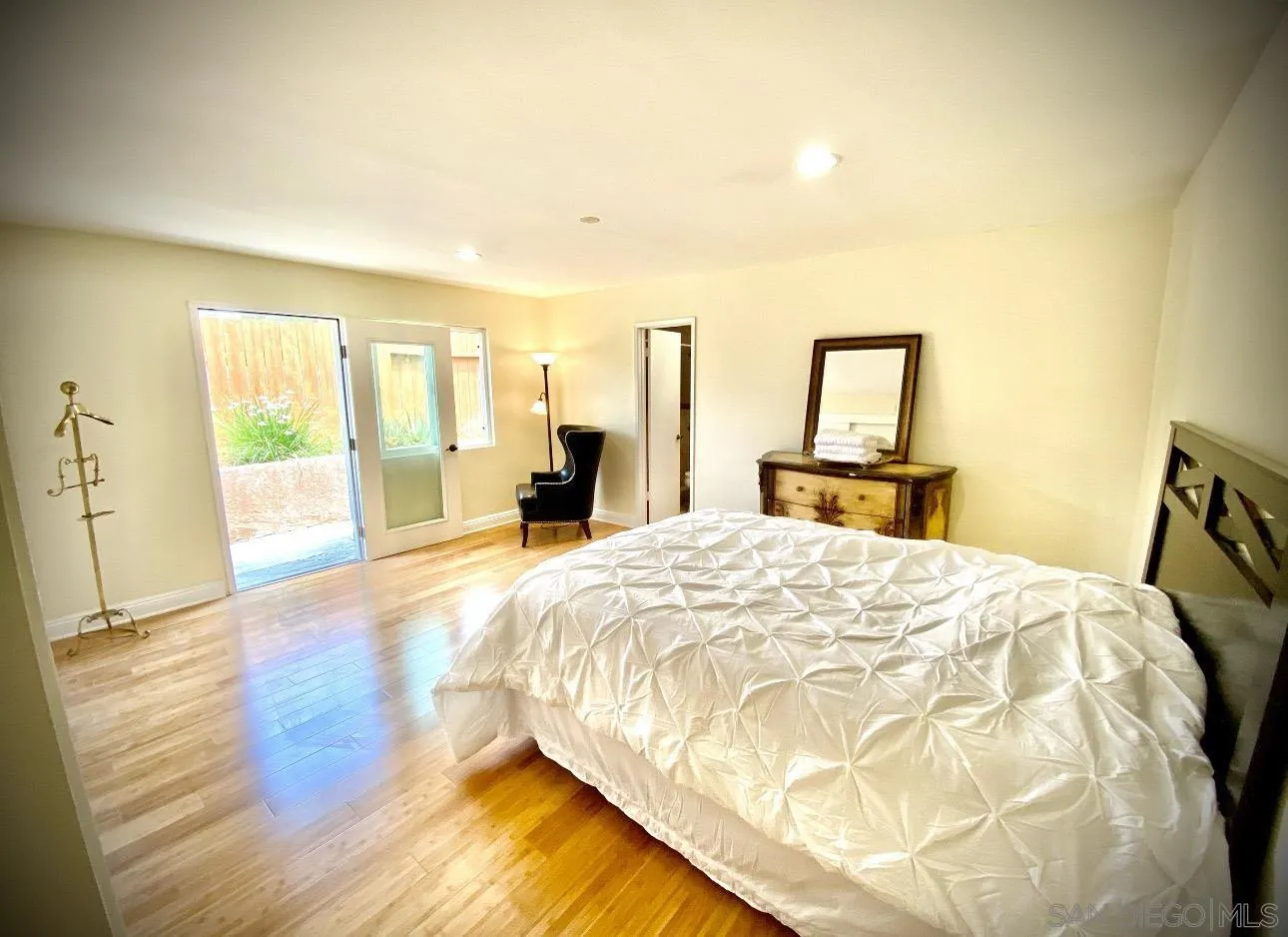 https://cdn.realtyfeed.com/cdn/127/250041559/c674f034bd9f6cf732c4e11243f15a5a.webp