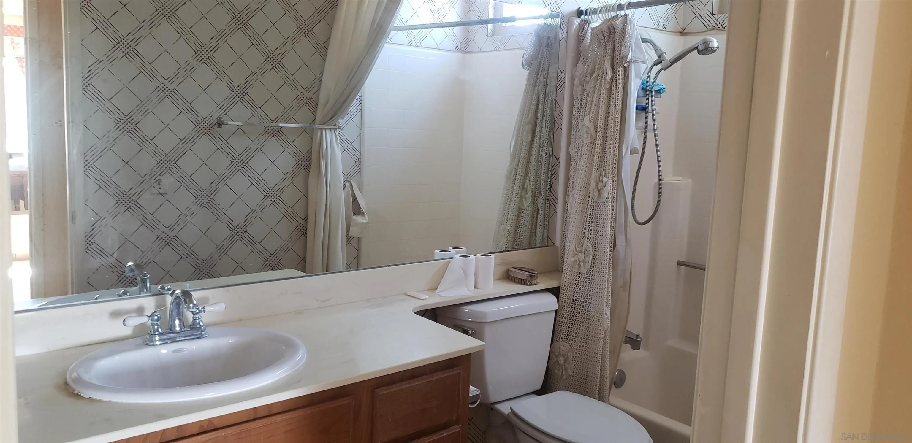 https://cdn.realtyfeed.com/cdn/127/250041568/0f951e168a53262af7a8f5cfca41234c.webp