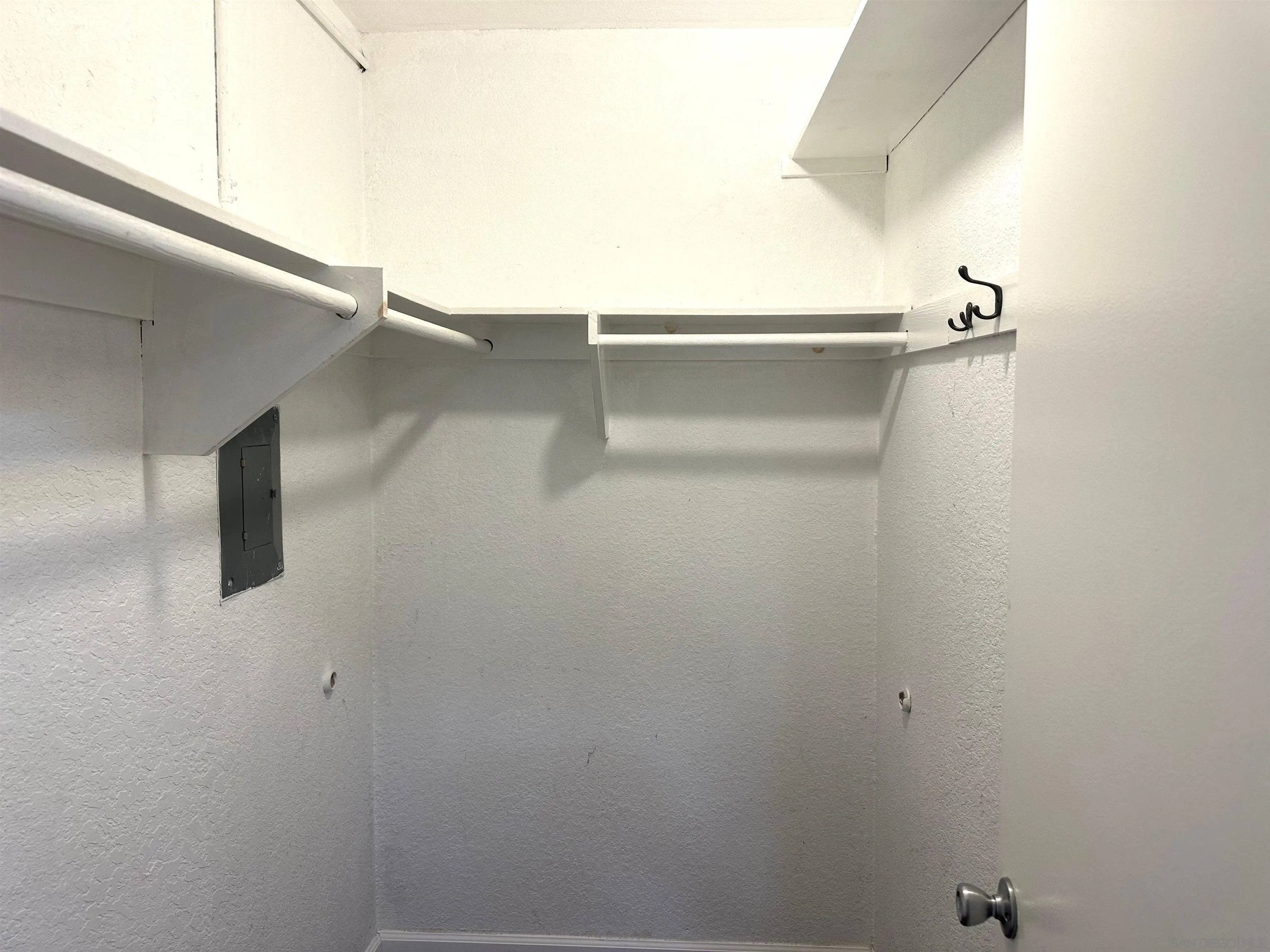 https://cdn.realtyfeed.com/cdn/127/250041570/01b4d3f080faf6a0db047b0a8425e5e6.webp