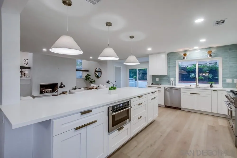 https://cdn.realtyfeed.com/cdn/127/250041583/39e9eaab0e4b7d49da150c2f404d006a.webp
