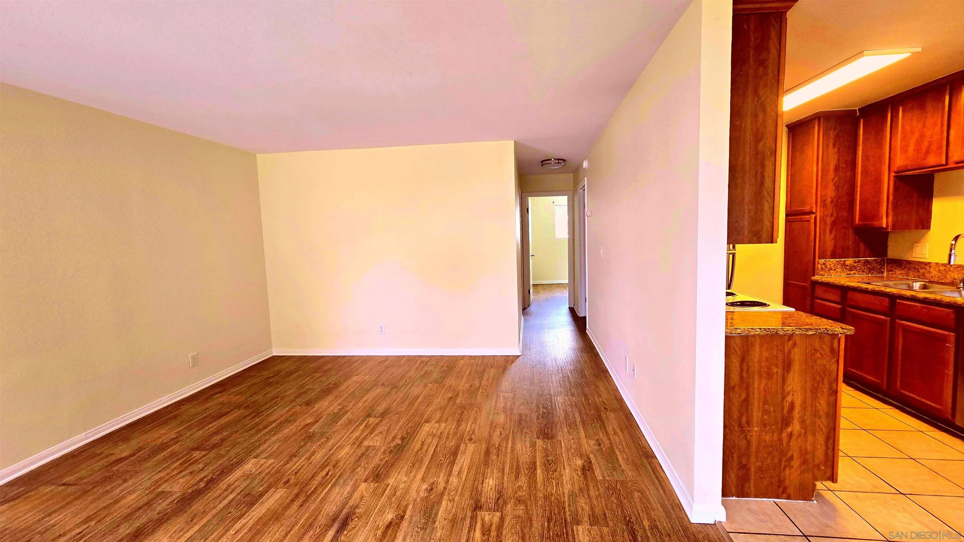 https://cdn.realtyfeed.com/cdn/127/250041593/85a60f96b556696609782b6e8015e35b.webp