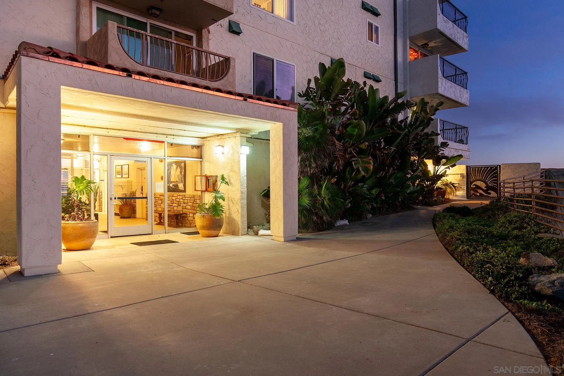 https://cdn.realtyfeed.com/cdn/127/250041595/f4fcdcc410f087fc9ec23b7ab3cac424.webp