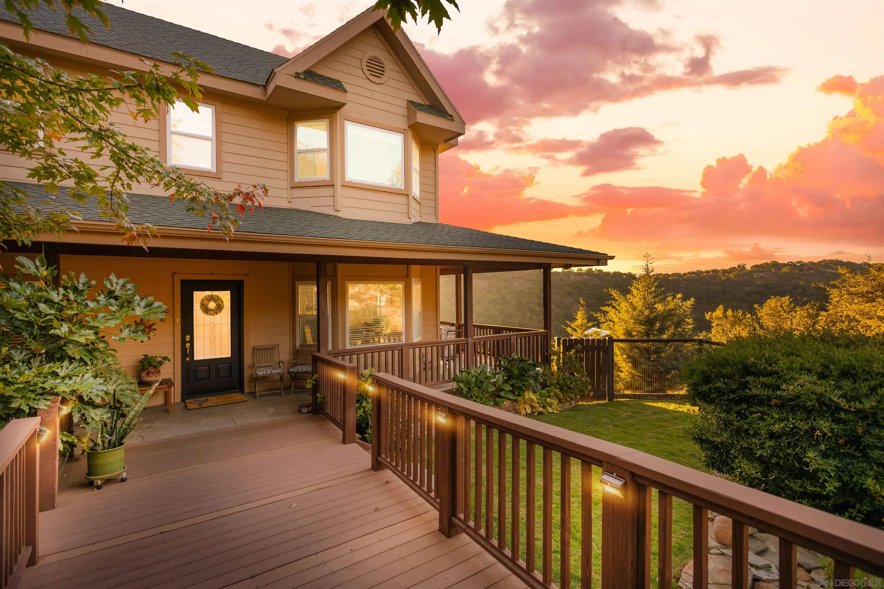 https://cdn.realtyfeed.com/cdn/127/250041596/738d1f9766bed3377c508c5e6b4bc467.webp