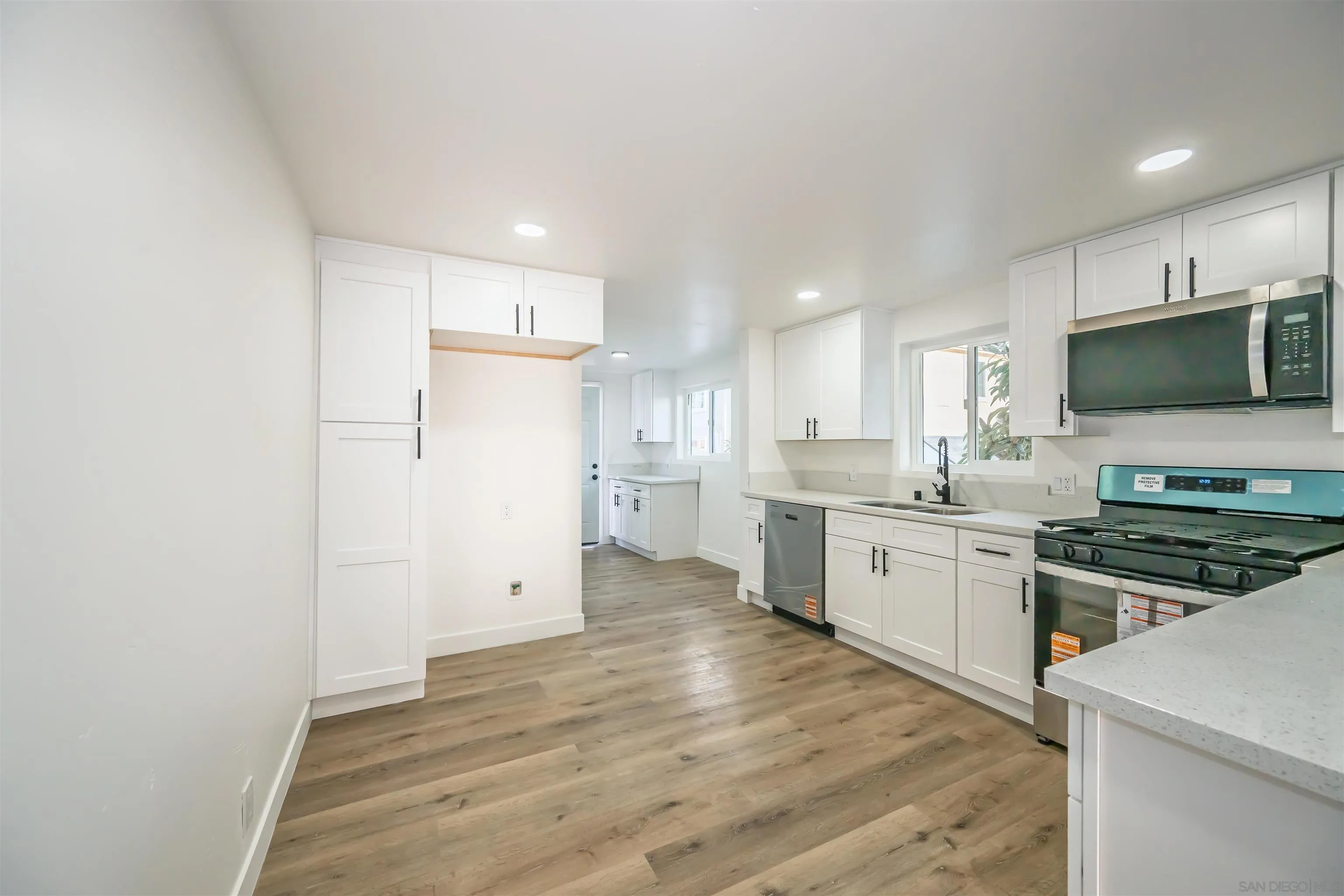 https://cdn.realtyfeed.com/cdn/127/250041597/f9ccd70f5fb91672f672ef6fcc641a12.webp