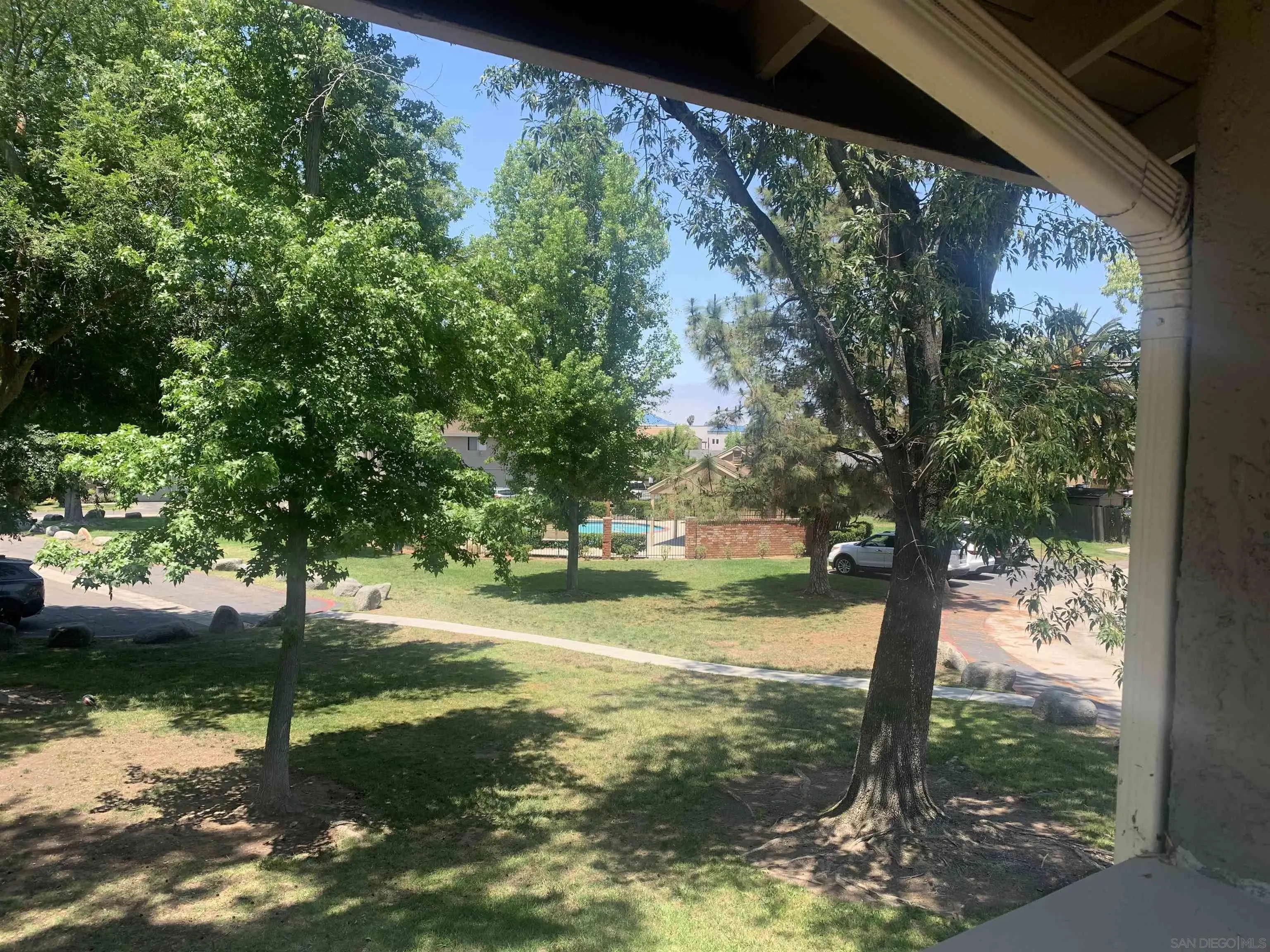 https://cdn.realtyfeed.com/cdn/127/250041601/276fe1343f9f3ce02e0d59c11d0b2844.webp