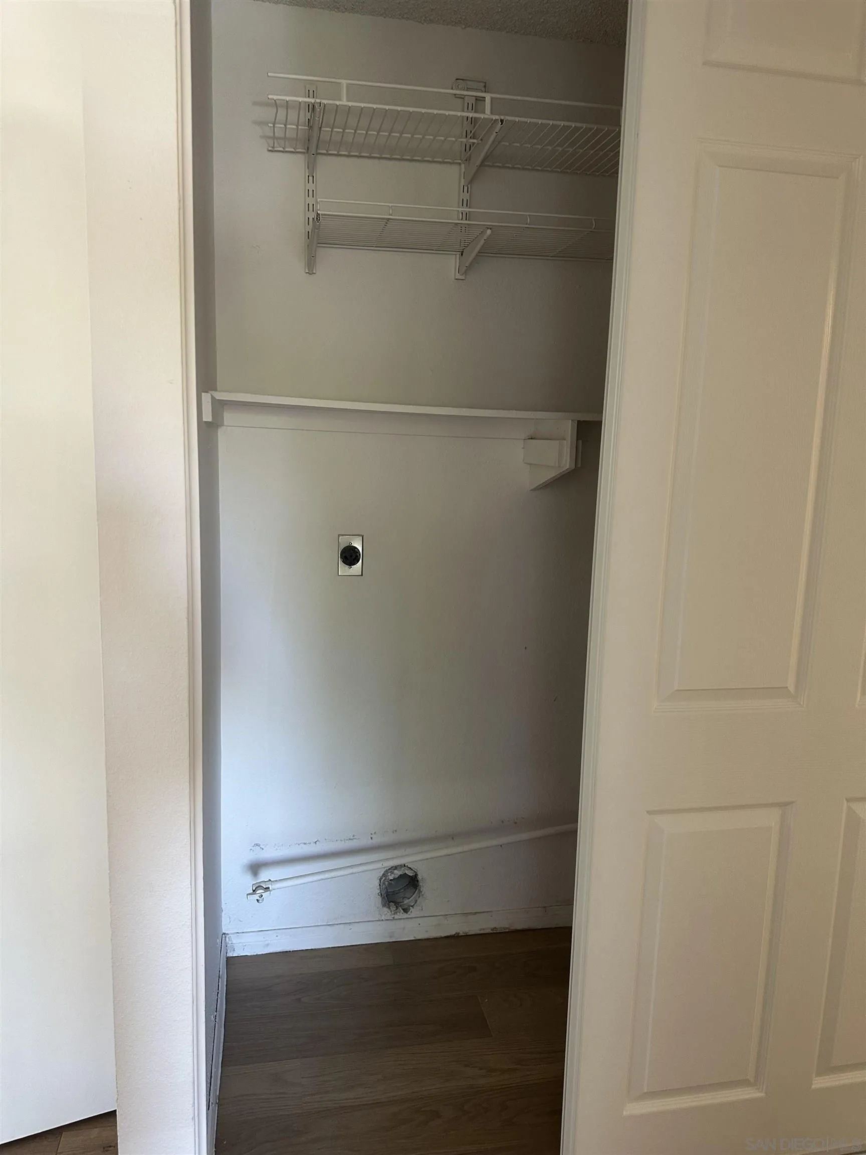 https://cdn.realtyfeed.com/cdn/127/250041601/3d687ebbded0fa74058dce0de2efcfe7.webp