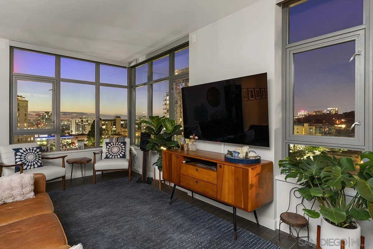 Photo #2: 250041618 Listing 